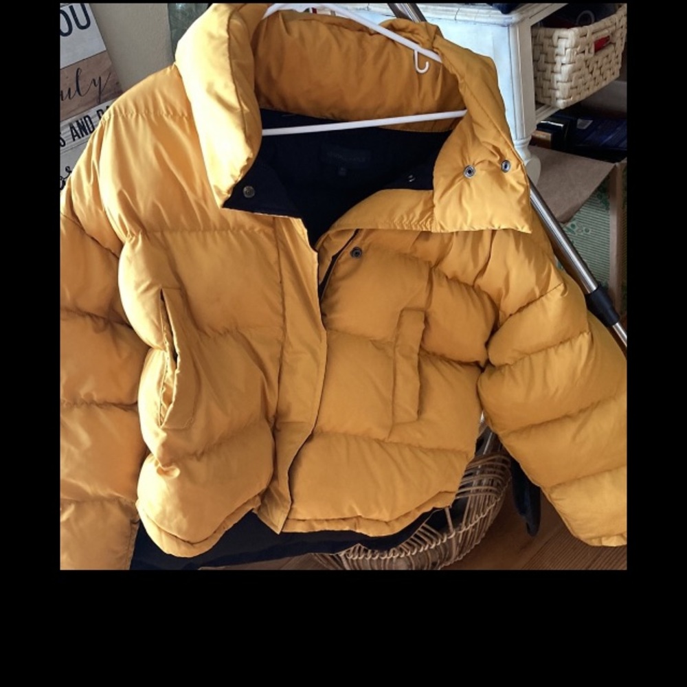 Kendall & Kylie Crop Puffer - Picture 1 of 10